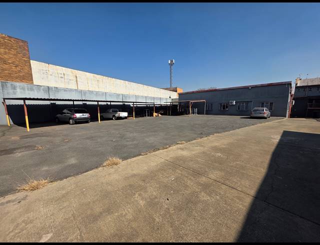 3,360M² WAREHOUSE FOR SALE IN OPHIRTON
